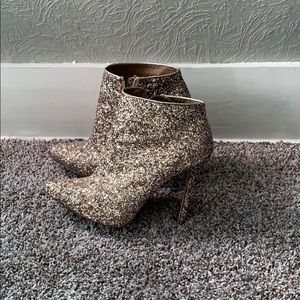 Gold sequence high heels. Shi by journey